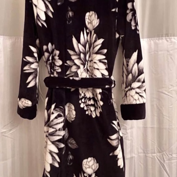 La Vie En Rose. Medium. Like New! - Picture 2 of 2